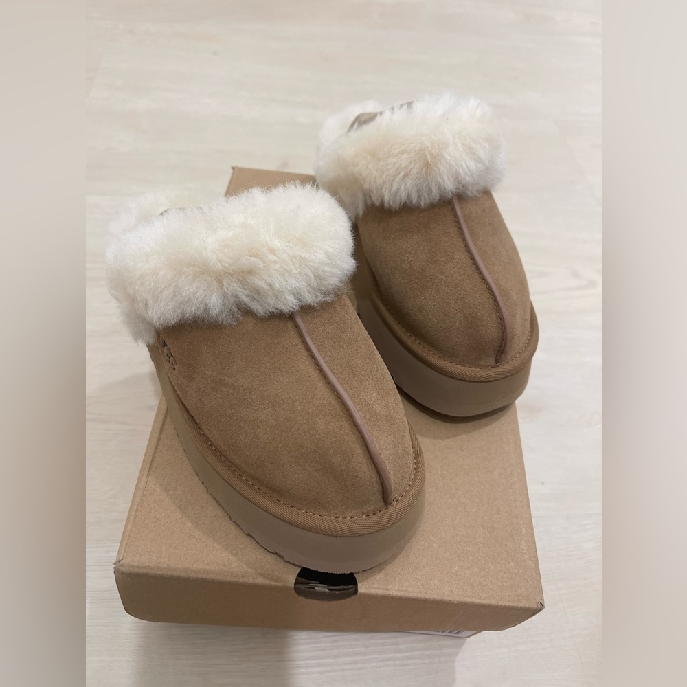UGG Disquette slippers